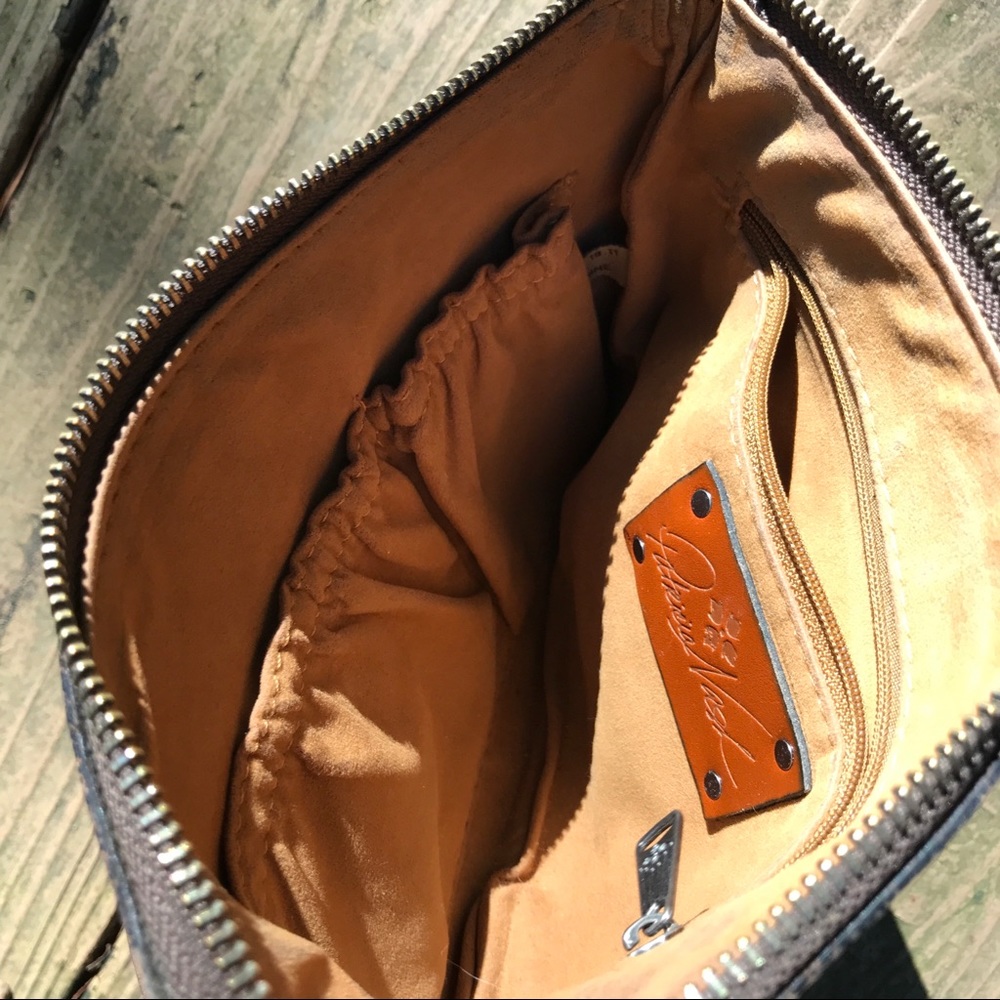 Patricia Nash Cassini Tooled Leather Wristlet - Picture 5 of 8
